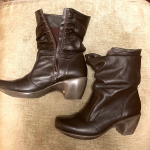 Comfort brand Naot brown booties!  Sz 38